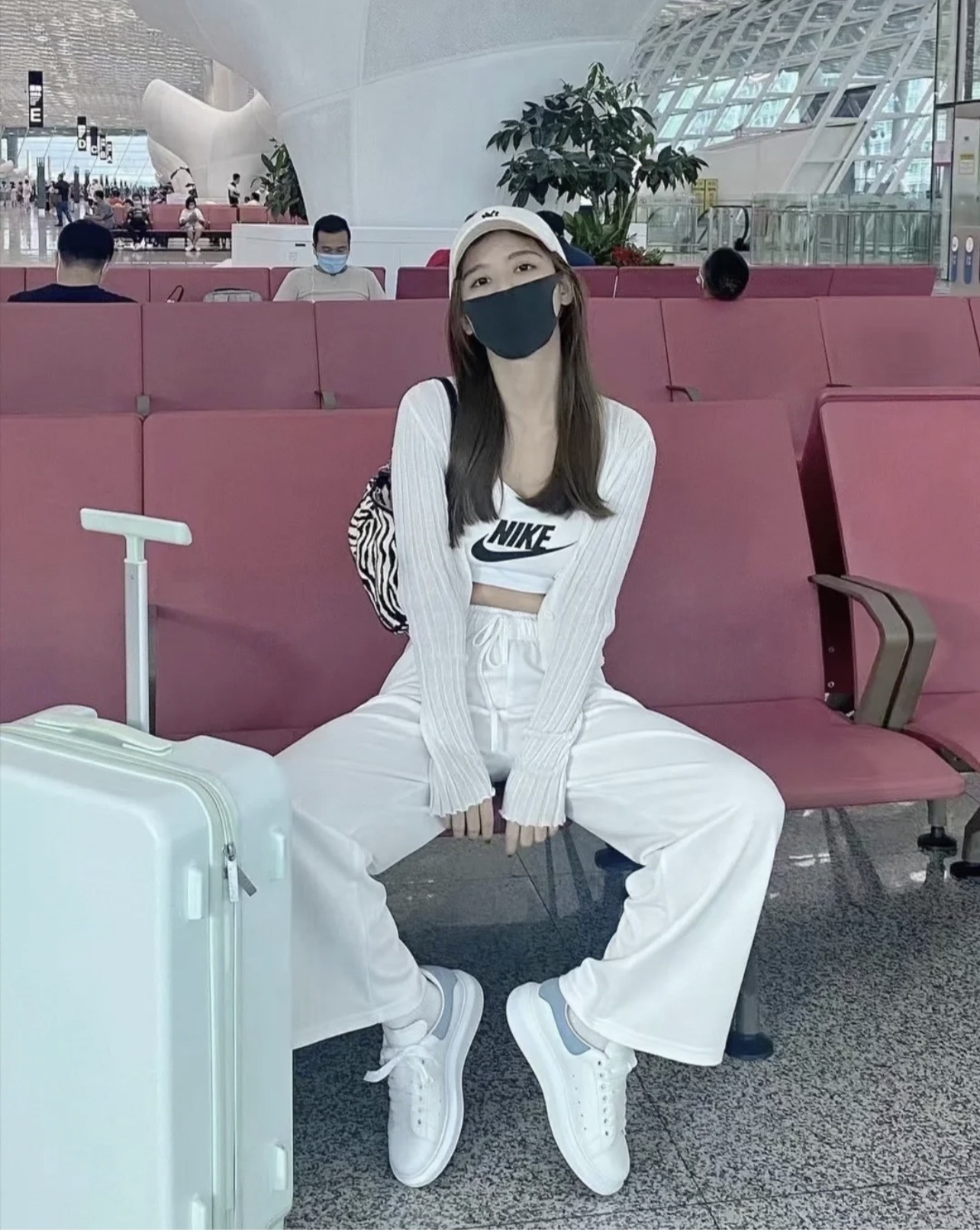 NO:788588,Upper foot picture, casual shoes/sports shoes, sneakers19860909上脚图,休闲鞋/运动鞋,sneakers,Women's Shoes