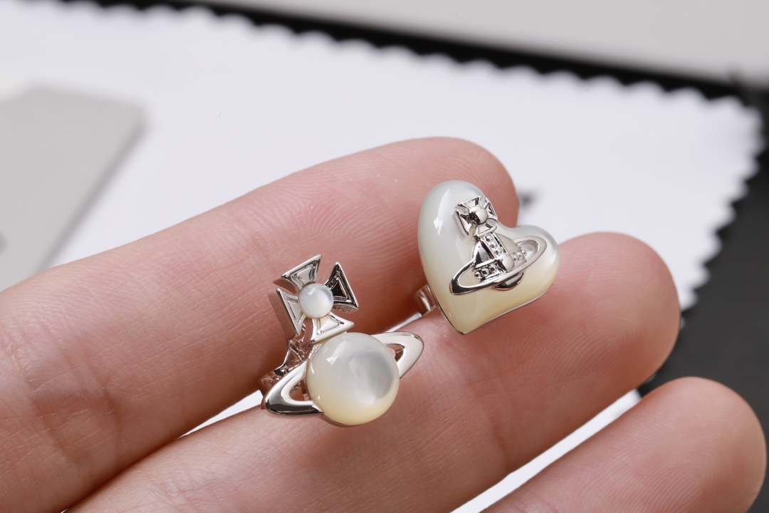 Vivienne Westwood 新品上架西太后耳钉