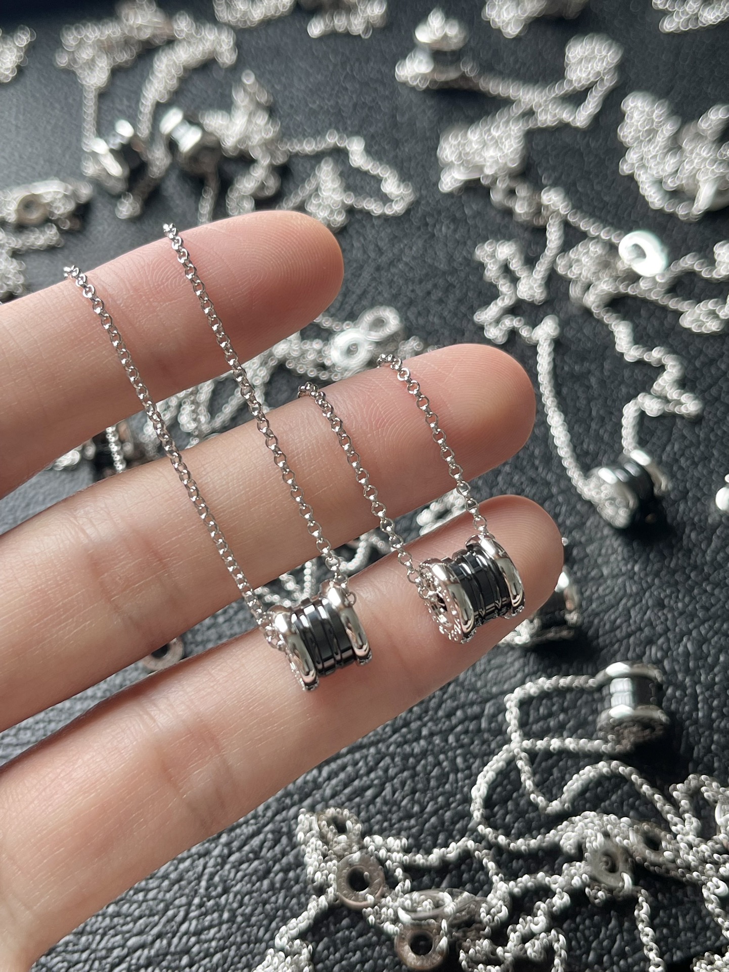 Bvlgari 宝格丽 小号黑陶瓷项链