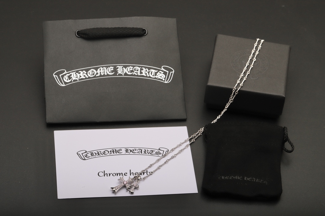 Chrome Hearts 𝐂𝐡𝐫𝐨𝐦𝐞 𝐡𝐞𝐚𝐫𝐭𝐬克罗心 镀18K白双十字架粉钻项链 材质925采用真空电镀保色时间持久 版本 18k对版字印 镶嵌方法都一致