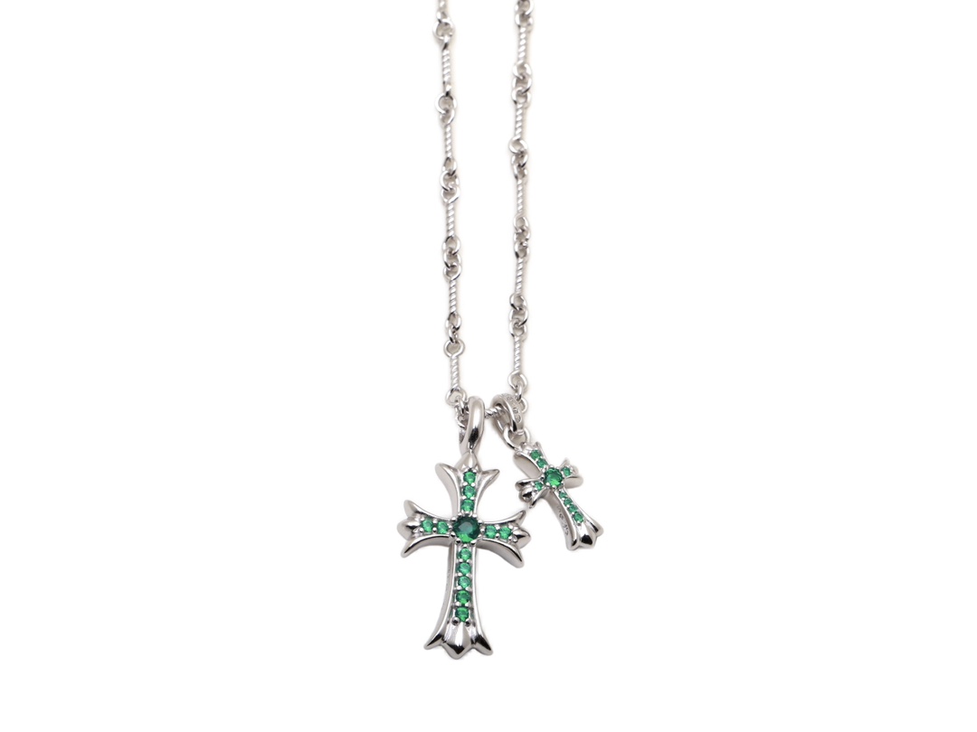 Chrome Hearts 𝐂𝐡𝐫𝐨𝐦𝐞 𝐡𝐞𝐚𝐫𝐭𝐬克罗心 镀18K白双十字架绿钻项链 材质925采用真空电镀保色时间持久 版本 18k对版字印 镶嵌方法都一致