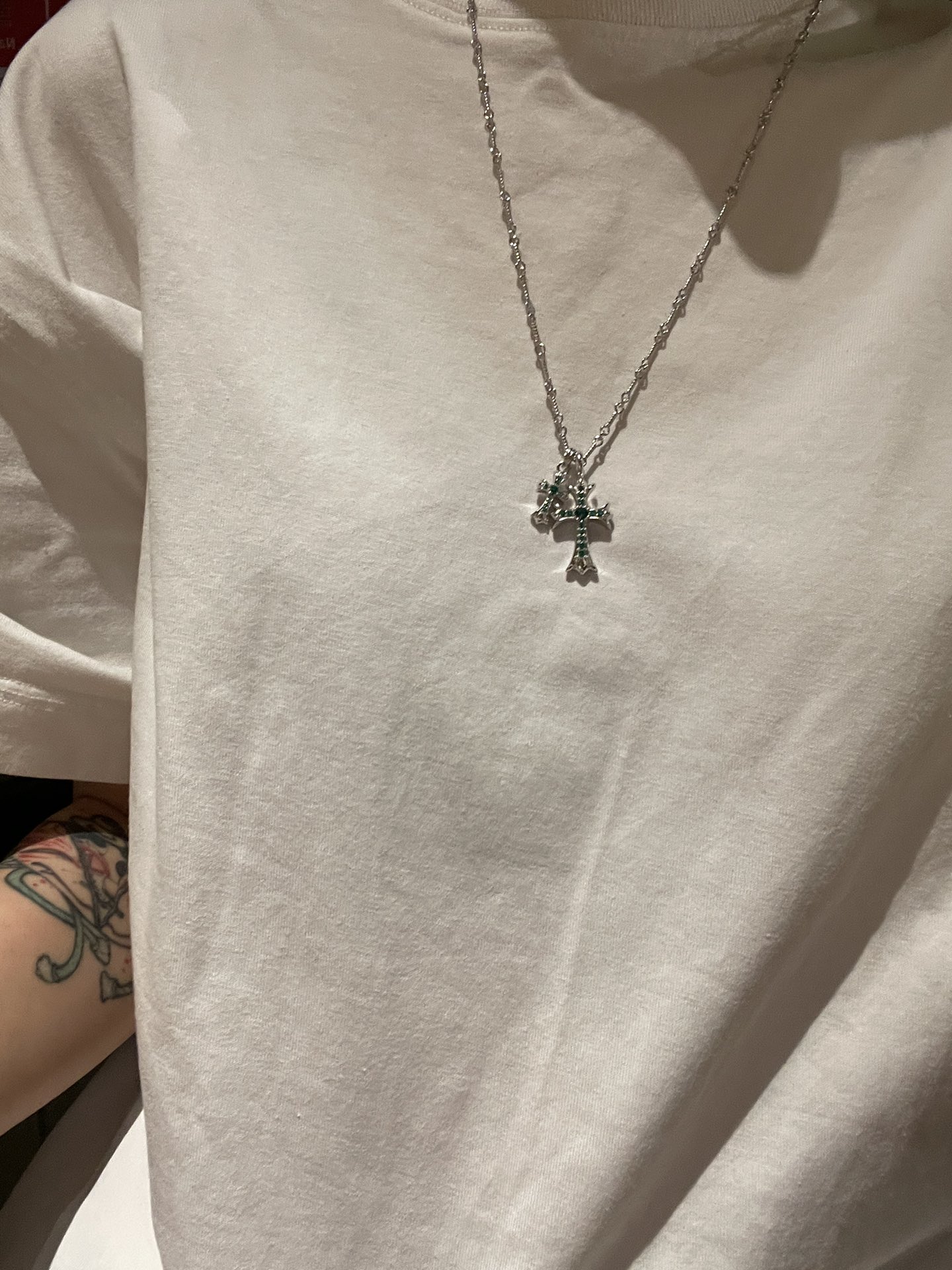 Chrome Hearts 𝐂𝐡𝐫𝐨𝐦𝐞 𝐡𝐞𝐚𝐫𝐭𝐬克罗心 镀18K白双十字架绿钻项链 材质925采用真空电镀保色时间持久 版本 18k对版字印 镶嵌方法都一致