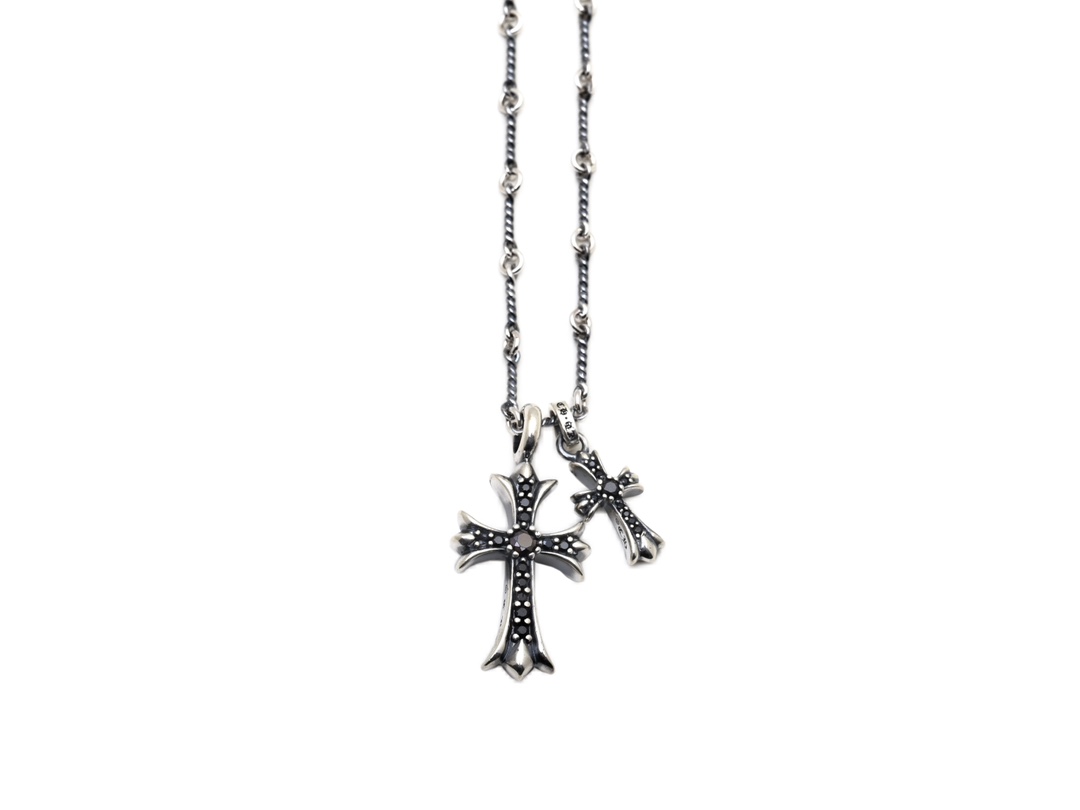 Chrome Hearts 𝐂𝐡𝐫𝐨𝐦𝐞 𝐡𝐞𝐚𝐫𝐭𝐬克罗心 双十字架黑钻项链 材质925采用真空电镀保色时间持久 版本 18k对版字印 镶嵌方法都一致