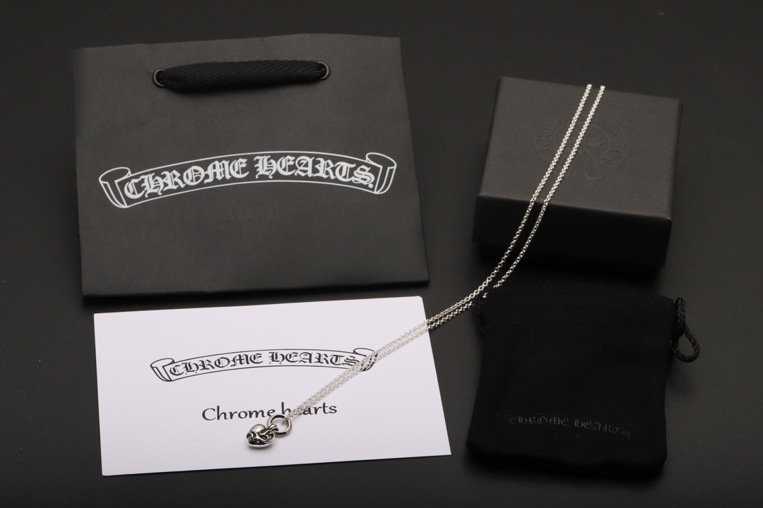 Chrome Hearts 𝐂𝐡𝐫𝐨𝐦𝐞 𝐡𝐞𝐚𝐫𝐭𝐬