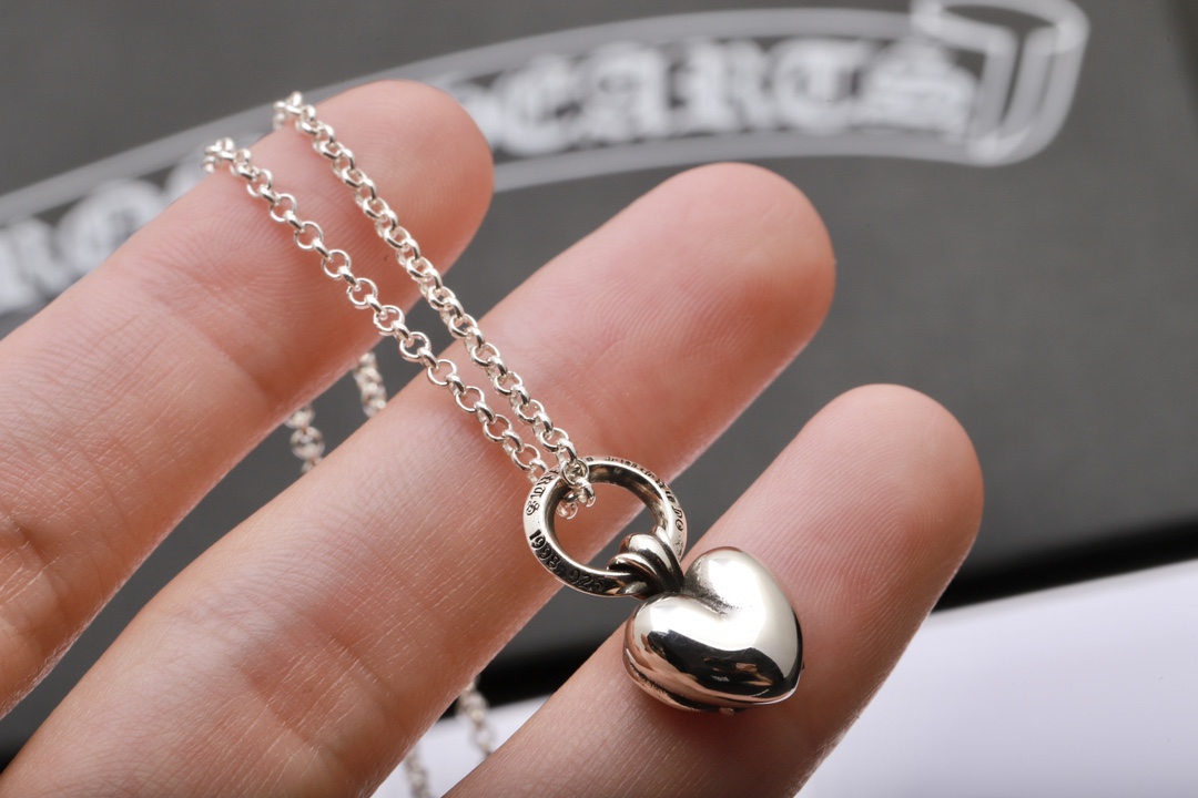 Chrome Hearts 𝐂𝐡𝐫𝐨𝐦𝐞 𝐡𝐞𝐚𝐫𝐭𝐬