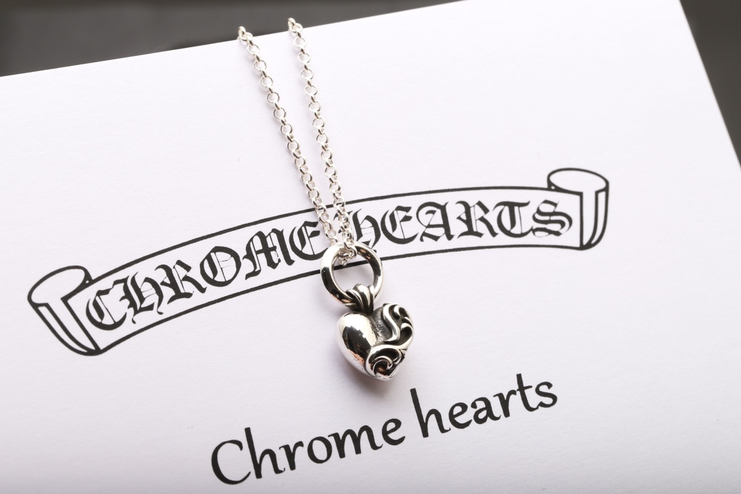 Chrome Hearts 𝐂𝐡𝐫𝐨𝐦𝐞 𝐡𝐞𝐚𝐫𝐭𝐬