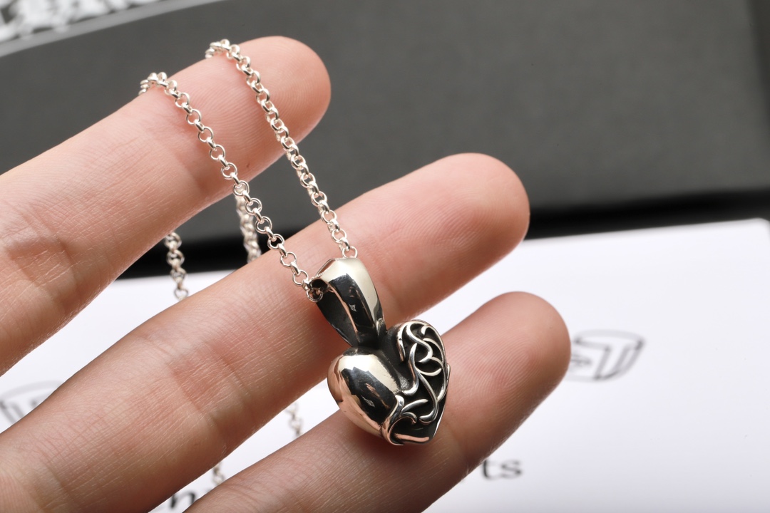 Chrome Hearts 𝐂𝐡𝐫𝐨𝐦𝐞 𝐡𝐞𝐚𝐫𝐭𝐬