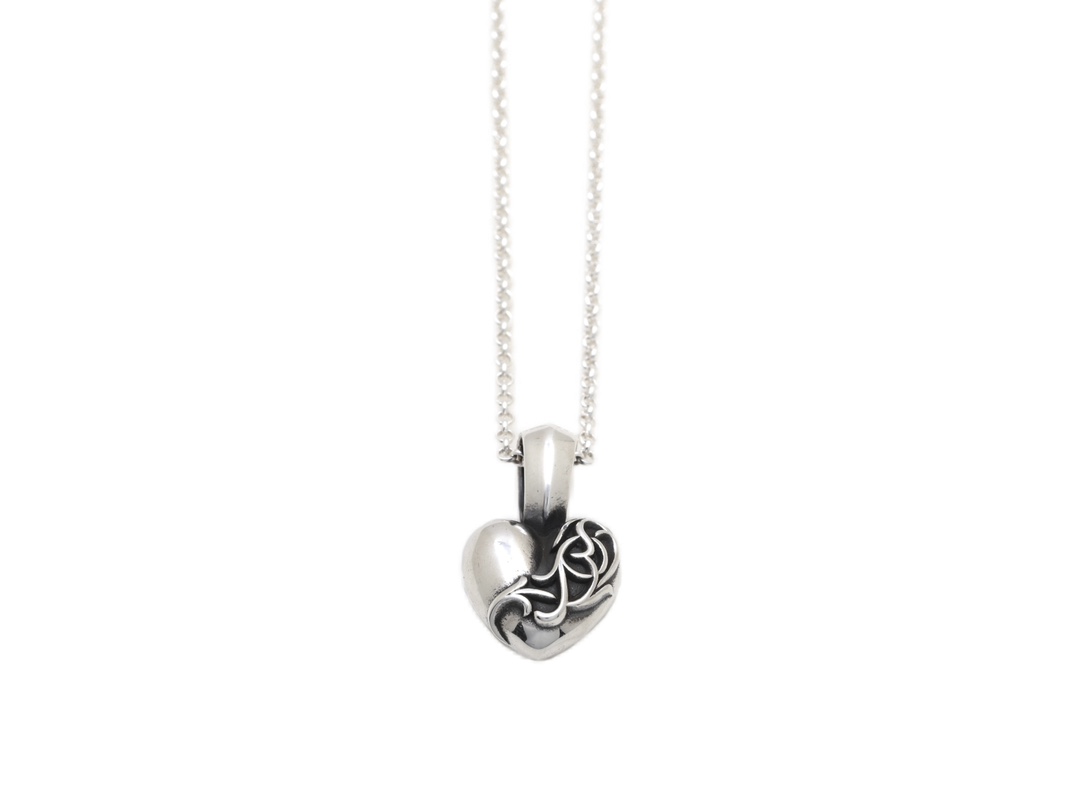 Chrome Hearts 𝐂𝐡𝐫𝐨𝐦𝐞 𝐡𝐞𝐚𝐫𝐭𝐬