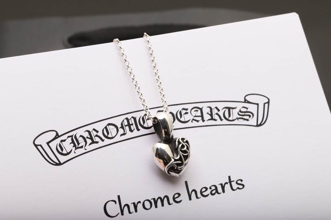 Chrome Hearts 𝐂𝐡𝐫𝐨𝐦𝐞 𝐡𝐞𝐚𝐫𝐭𝐬