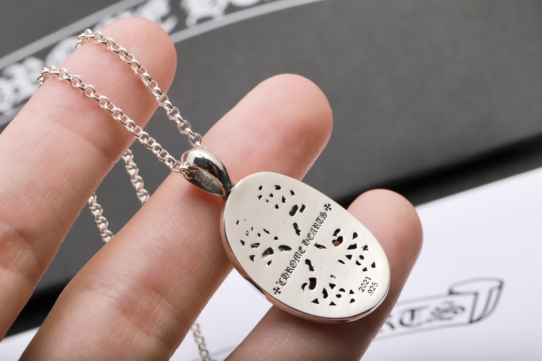 Chrome Hearts 𝐂𝐡𝐫𝐨𝐦𝐞 𝐡𝐞𝐚𝐫𝐭𝐬