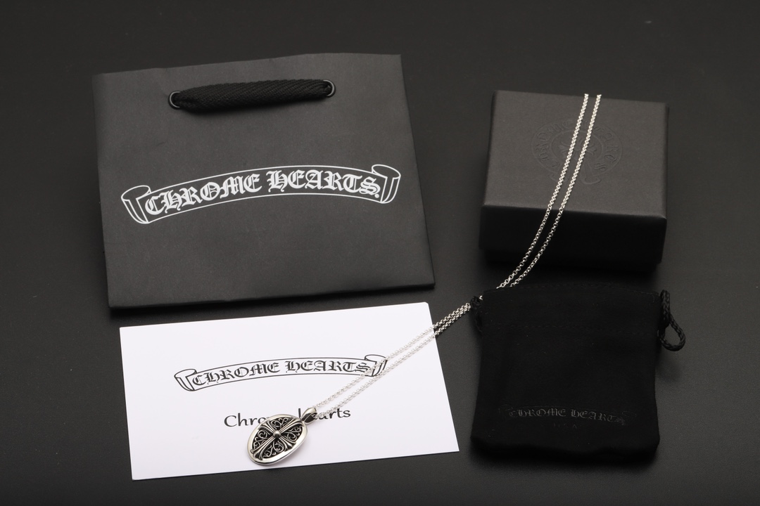 Chrome Hearts 𝐂𝐡𝐫𝐨𝐦𝐞 𝐡𝐞𝐚𝐫𝐭𝐬