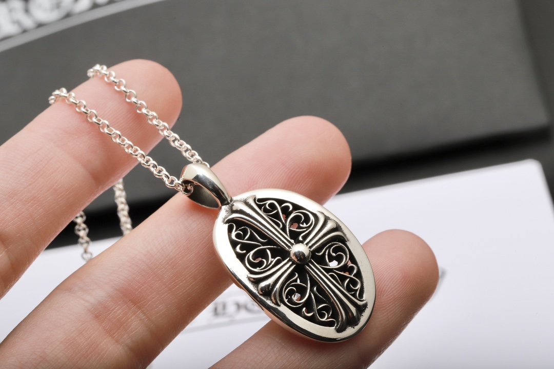 Chrome Hearts 𝐂𝐡𝐫𝐨𝐦𝐞 𝐡𝐞𝐚𝐫𝐭𝐬