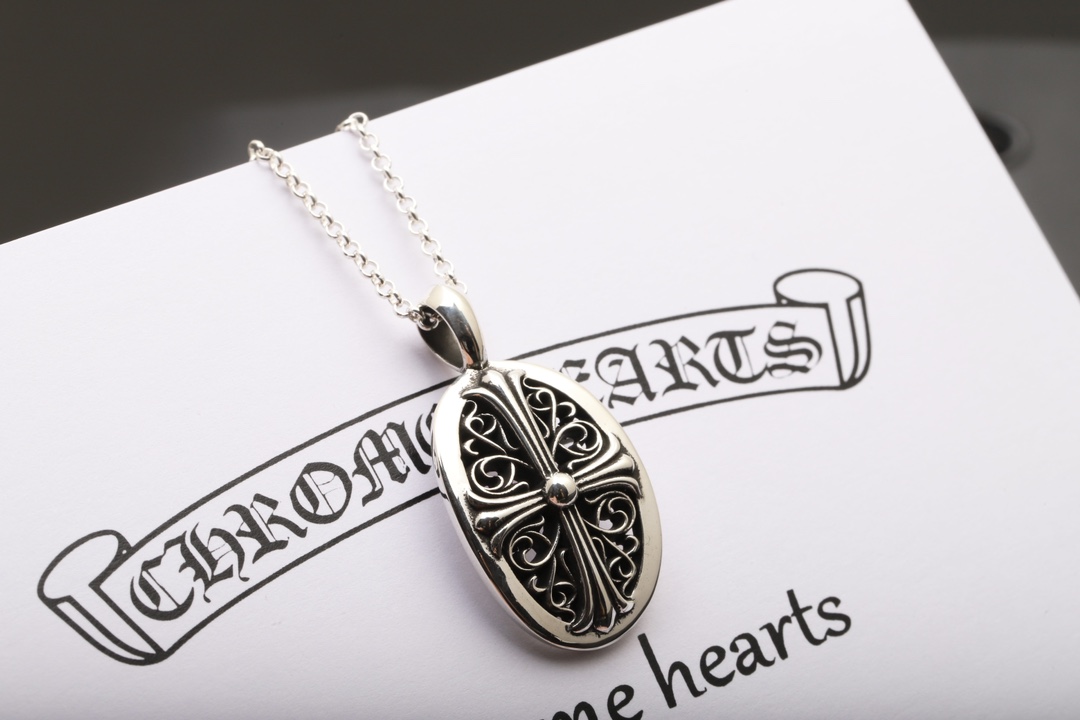 Chrome Hearts 𝐂𝐡𝐫𝐨𝐦𝐞 𝐡𝐞𝐚𝐫𝐭𝐬