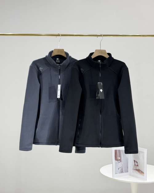 Descente Outdoor Warm Fleece Cardigan Jacket - Perfect for Winter 1 Descente Outdoor Warm Fleece Cardigan Jacket - Perfect for Winter
