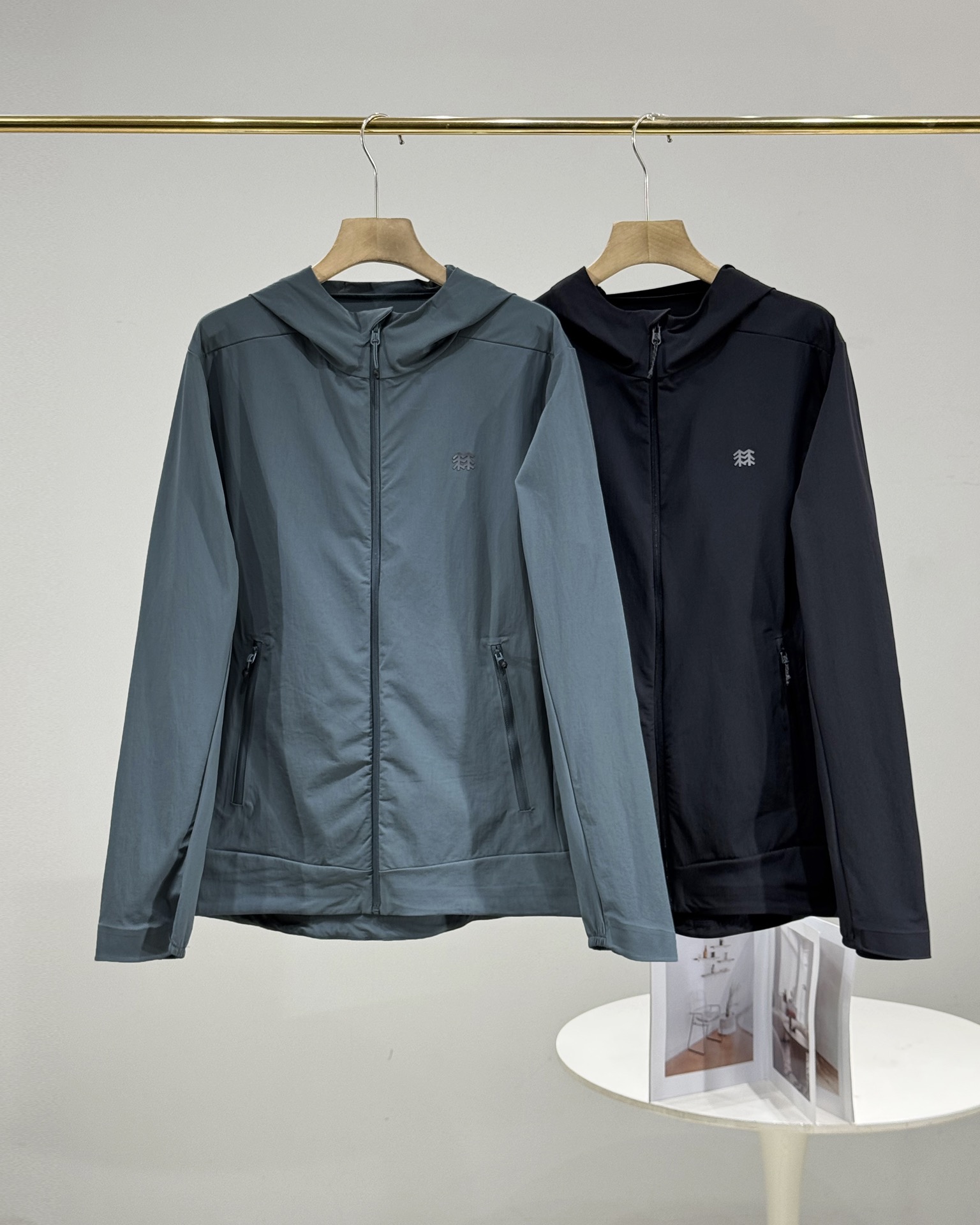 KOLON SPORT Men's Lightweight Softshell Jacket - Water Resistant & Breathable