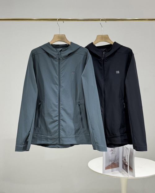 KOLON SPORT Lightweight Softshell Jacket - Water Repellent, Breathable 1 KOLON SPORT Lightweight Softshell Jacket - Water Repellent, Breathable