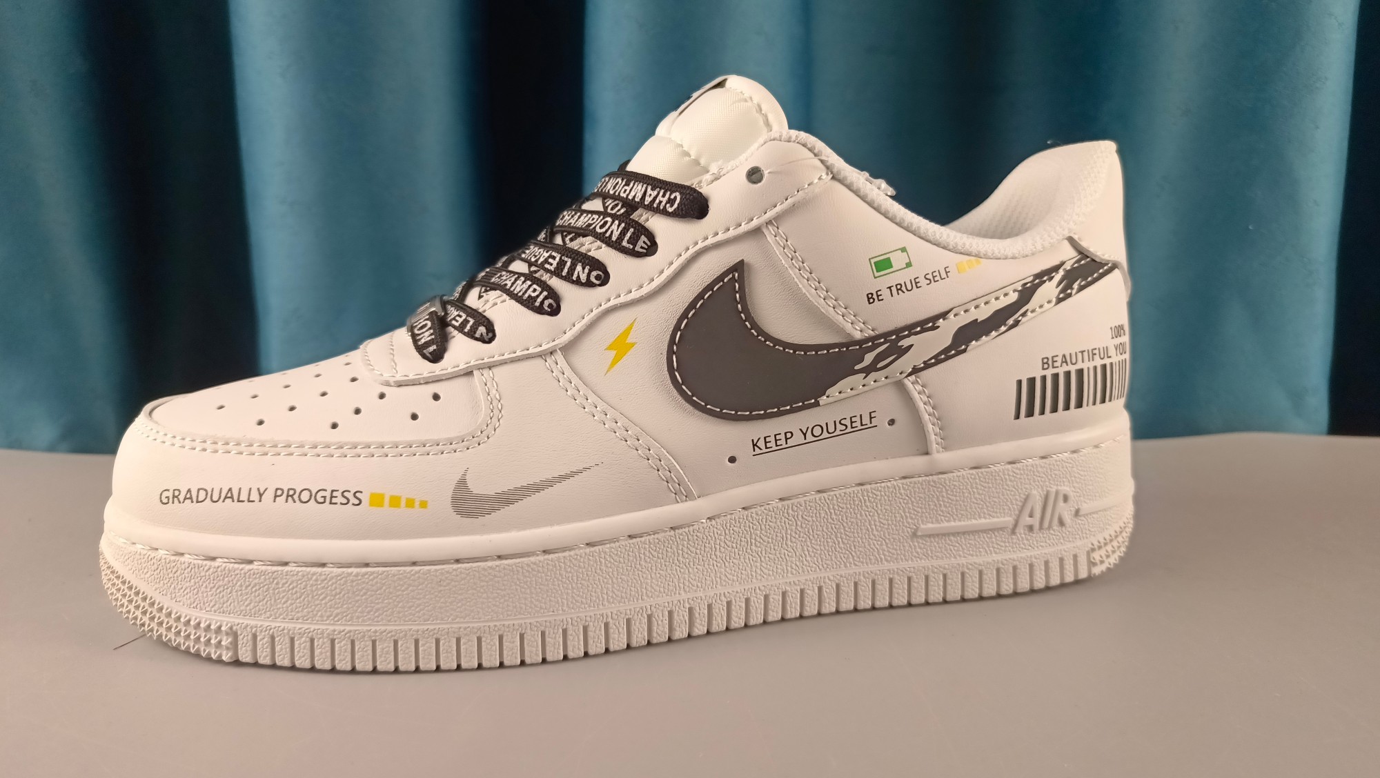 海外限量发售!公司级NIke Air Force 1 '07 Low “白黑条形码”空军一号 低帮 运动鞋 休闲鞋 折边针车 工艺难度大 原楦头原纸板 原装鞋盒 定制五金配件 内置全掌气垫 原厂鞋底 货号:JP8028-072
