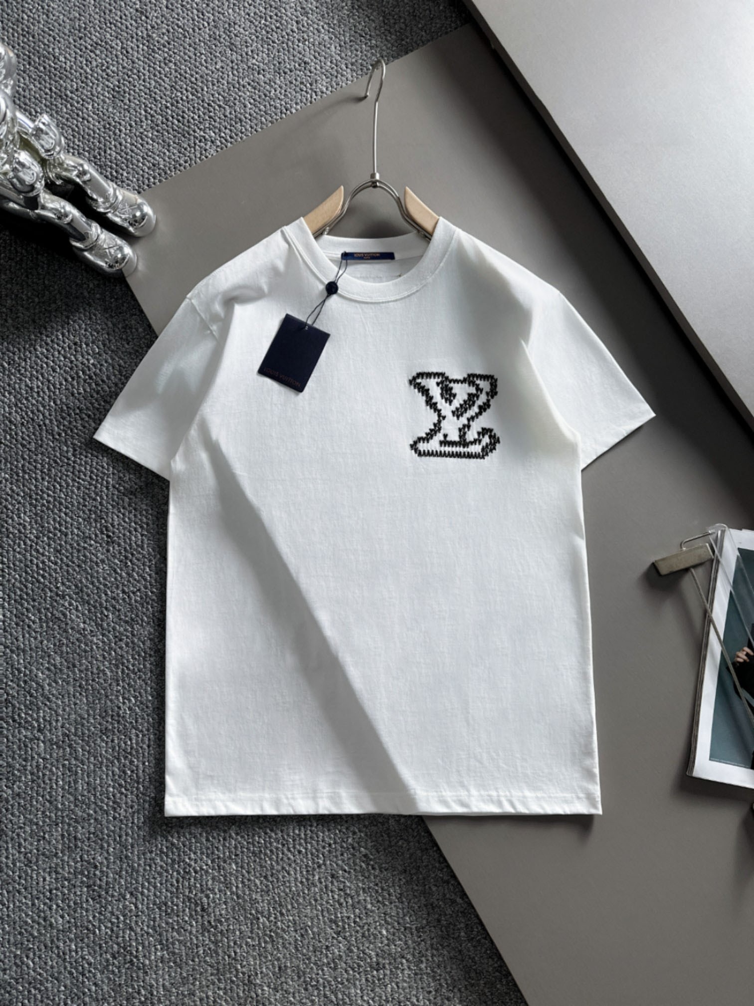 Louis Vuitton Clothing T-Shirt Black White Embroidery Unisex Cotton Knitting Spring/Summer Collection Short Sleeve