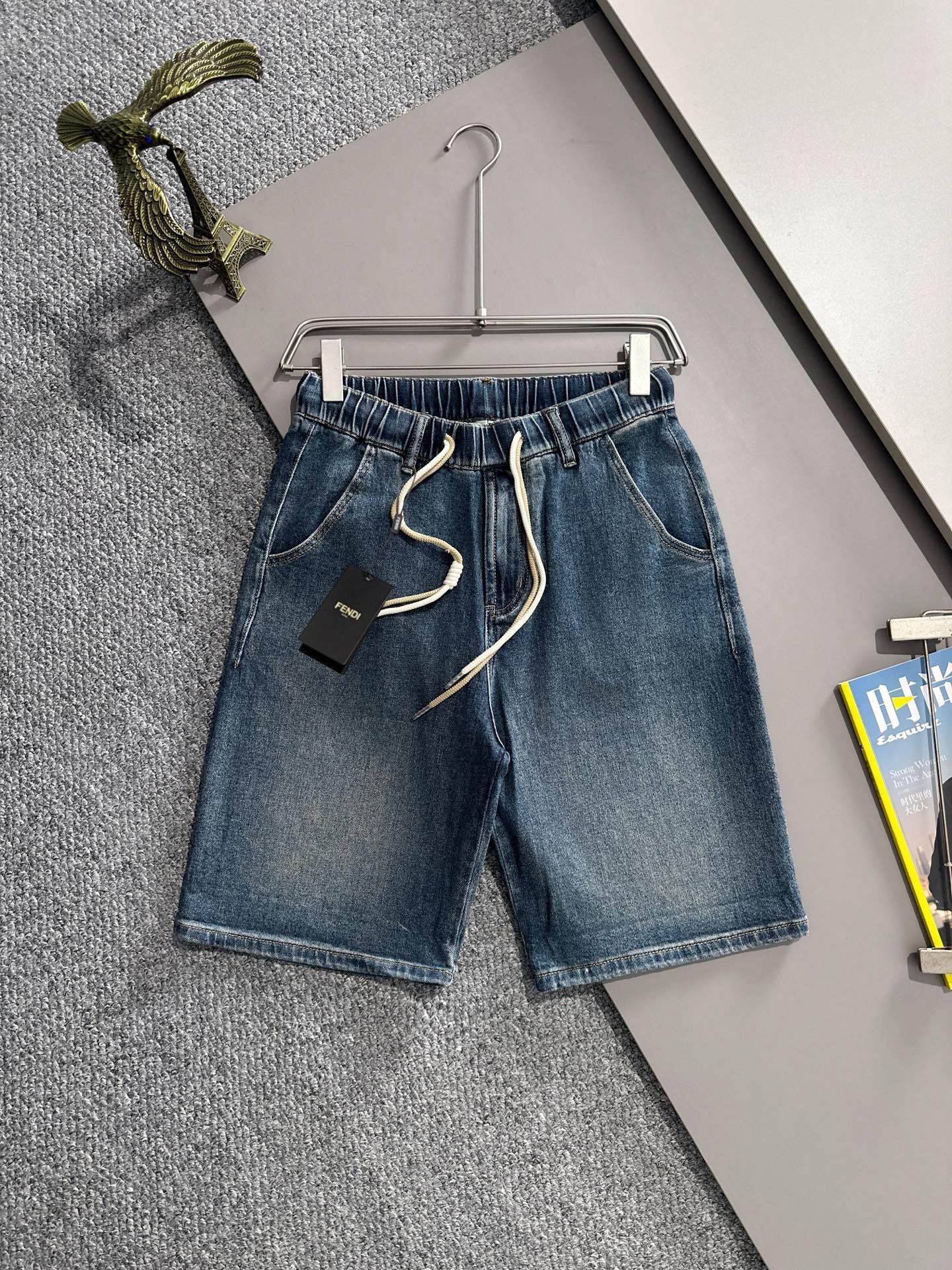Fendi 2025 nueva colección de verano, jeans cortos, confeccionados con tela de mezclilla de algodón japonesa importada …