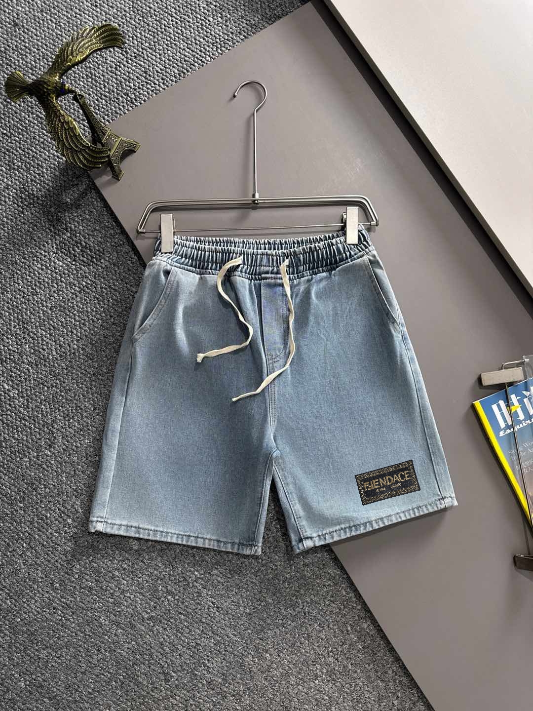 Fendi 2025 verano nuevos jeans, pantalones cortos de mezclilla, utilizan tela de mezclilla de algodón liso japonesa imp…
