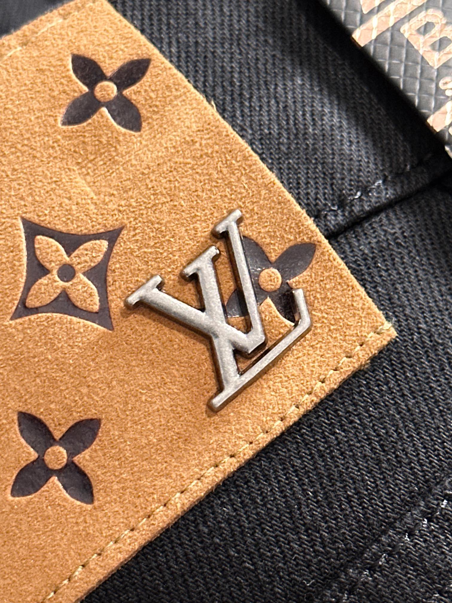 Louis Vuitton LV2025四季款修身牛仔裤长裤 采用进口客供日本Denim平纹棉质牛仔面料梭织生产
