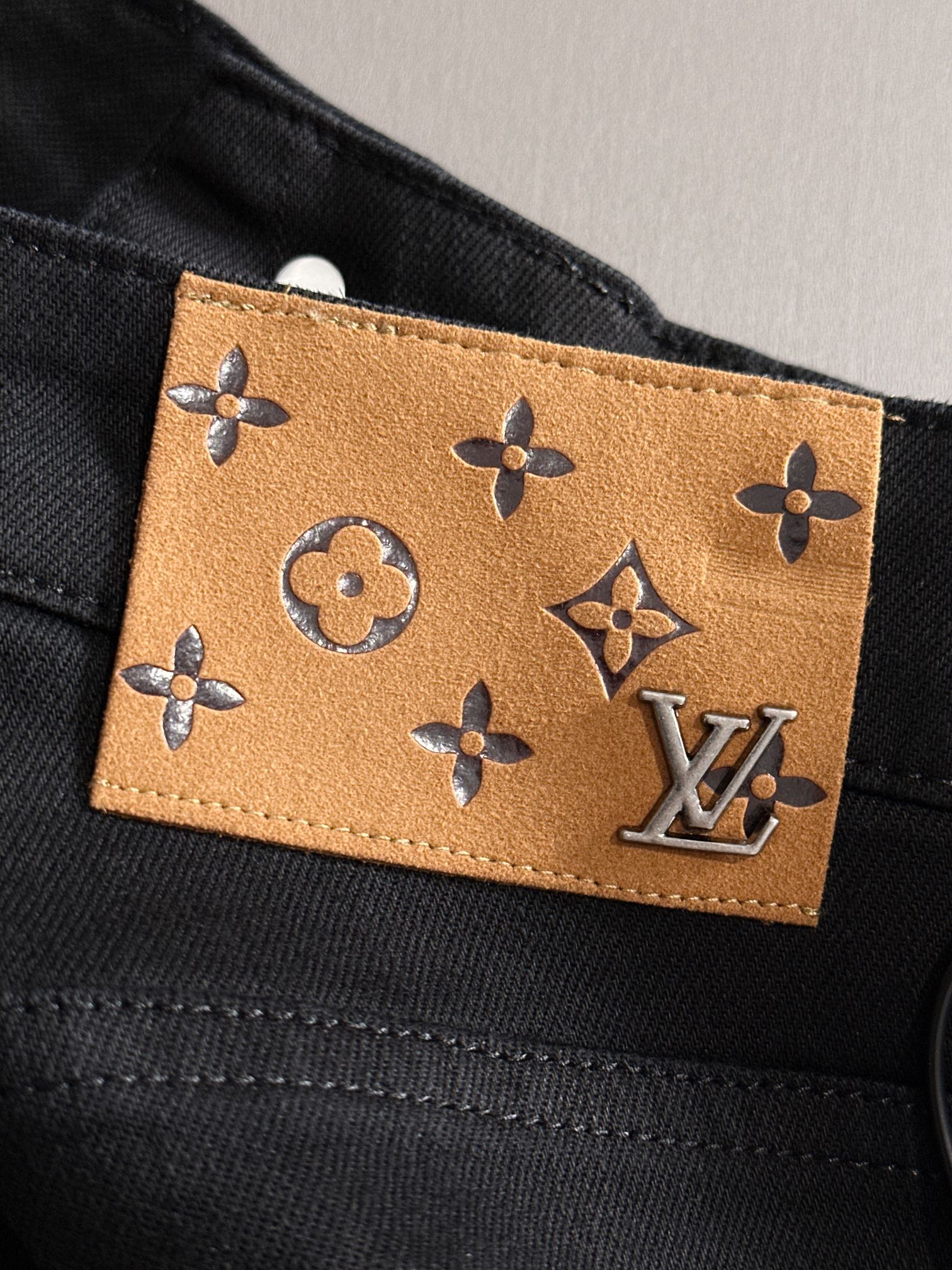 Louis Vuitton LV2025四季款修身牛仔裤长裤 采用进口客供日本Denim平纹棉质牛仔面料梭织生产