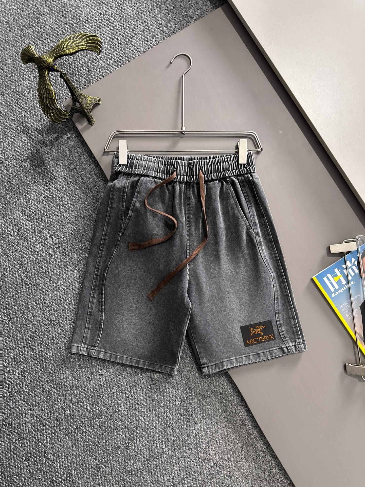 Los nuevos pantalones cortos de mezclilla de verano 2025 de Arc'teryx están tejidos con telas de mezclilla de algodón l…