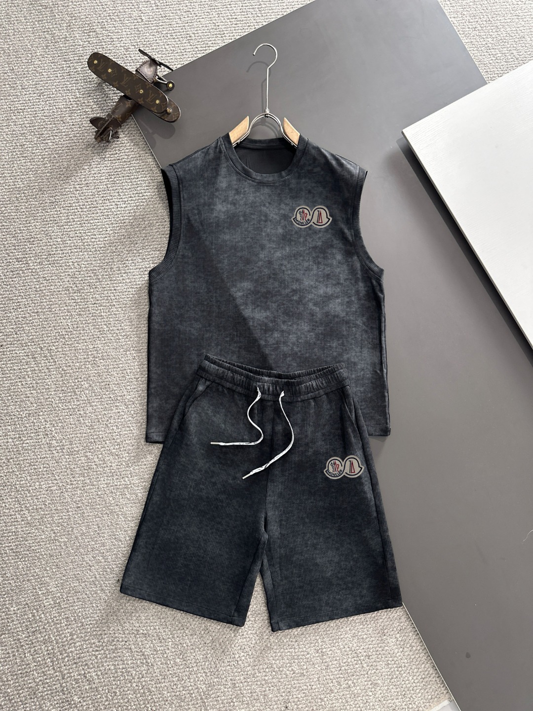 Envío al día siguiente alta calidad Moncler 2025 nueva temporada de verano conjunto casual, detalles exquisitos y elega…