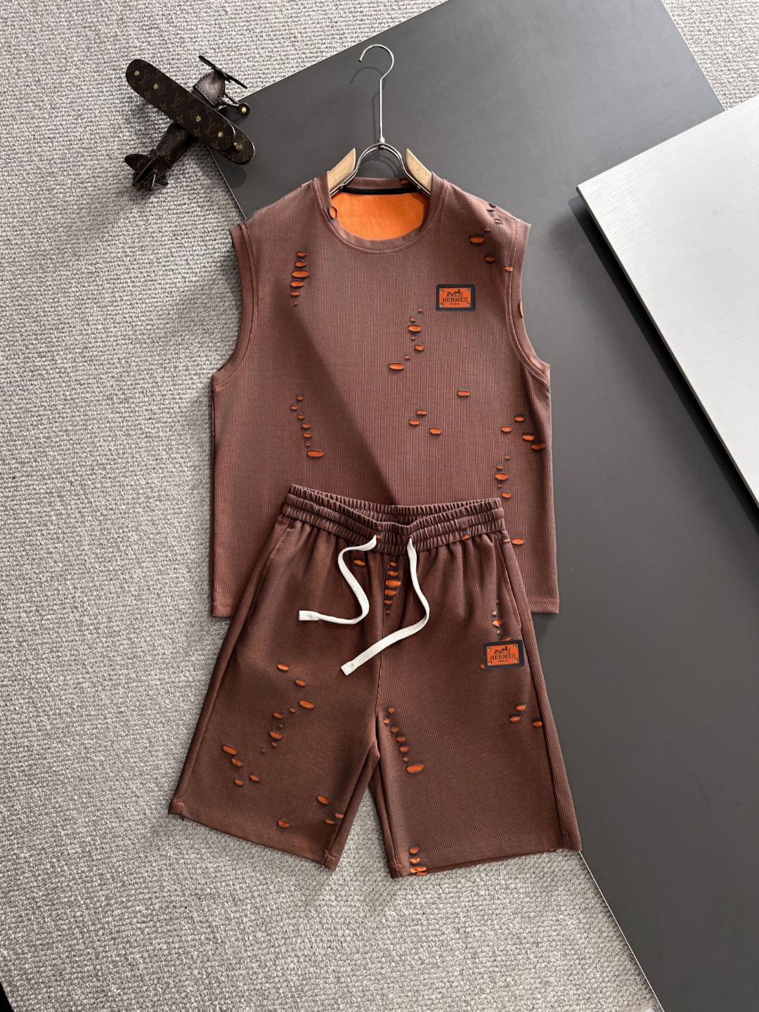 Envío al día siguiente. Hermès 2025 nueva colección de verano, conjunto casual de alta calidad, detalles refinados y el…