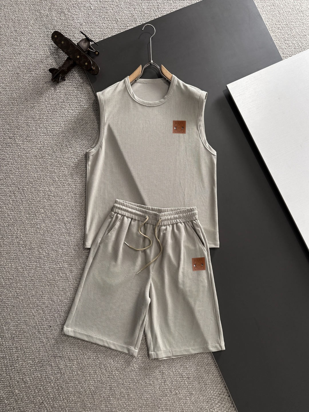 🅿️250 Envío al día siguiente P Alta calidad Loewe Conjunto casual de verano, nueva colección 2025, detalles exquisitos…