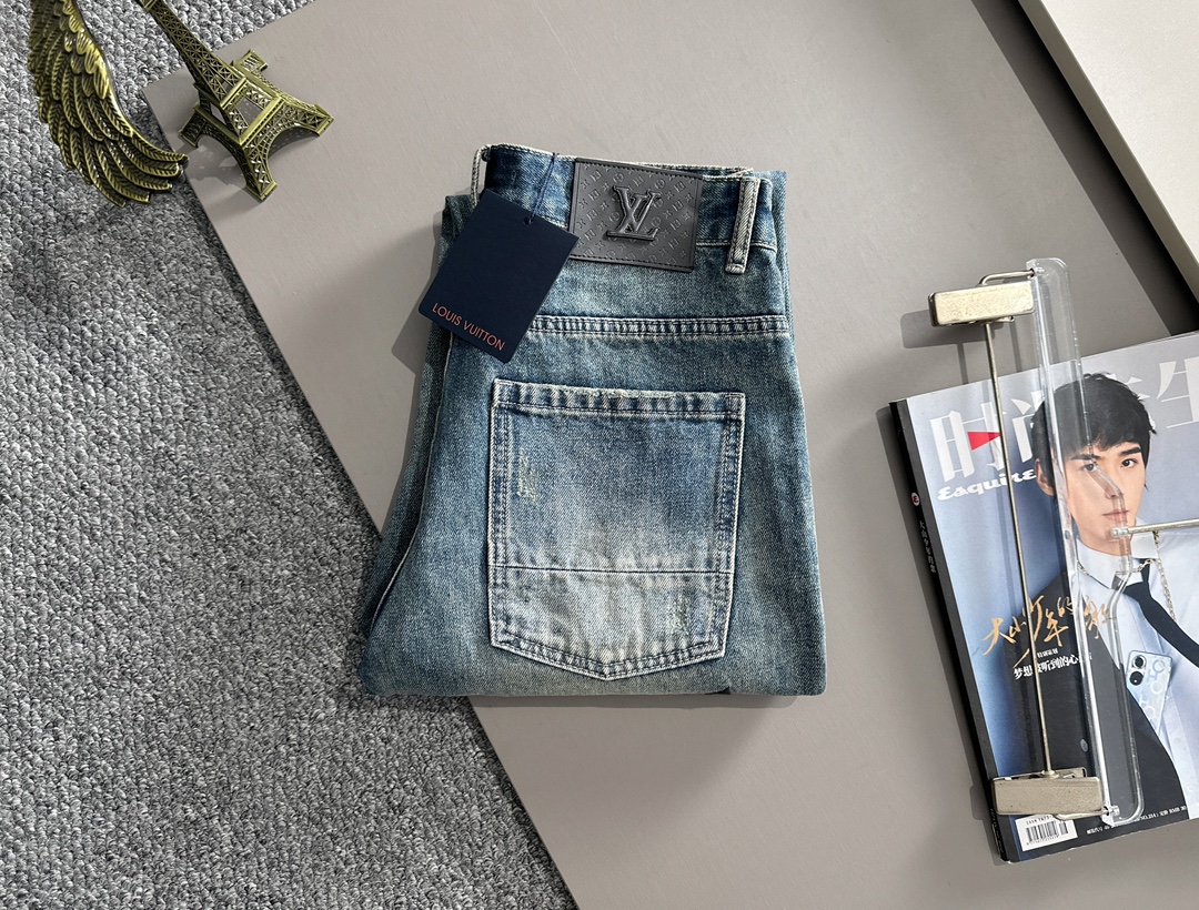 Louis Vuitton Straight Leg Denim Jeans - Modern Fit, Comfortable & Stylish 2 a1752668077831 2677