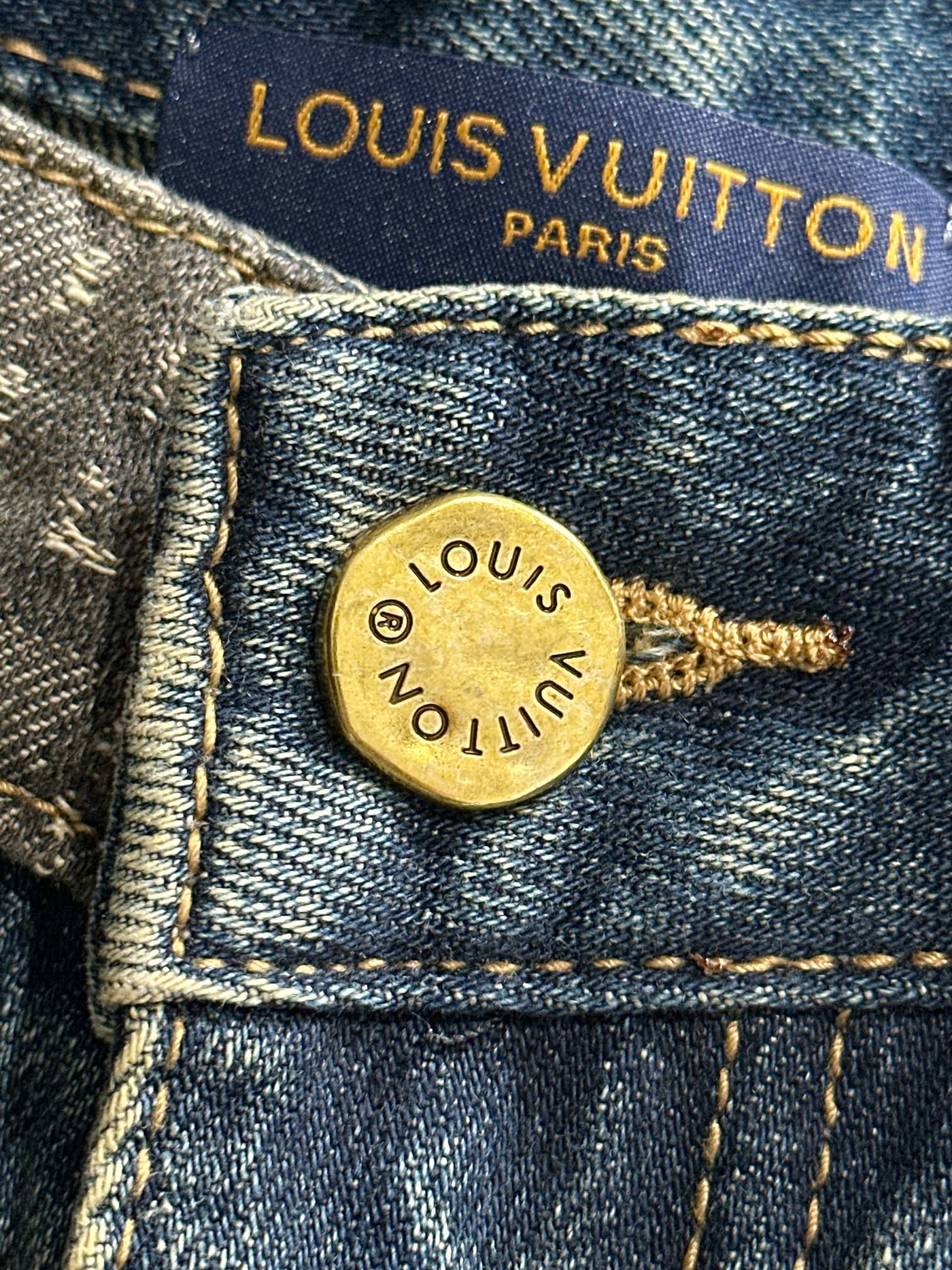 Louis Vuitton Straight-Leg Jeans: Modern Denim, Comfortable Fit, Sizes 28-40 7 a1752668185362 7670