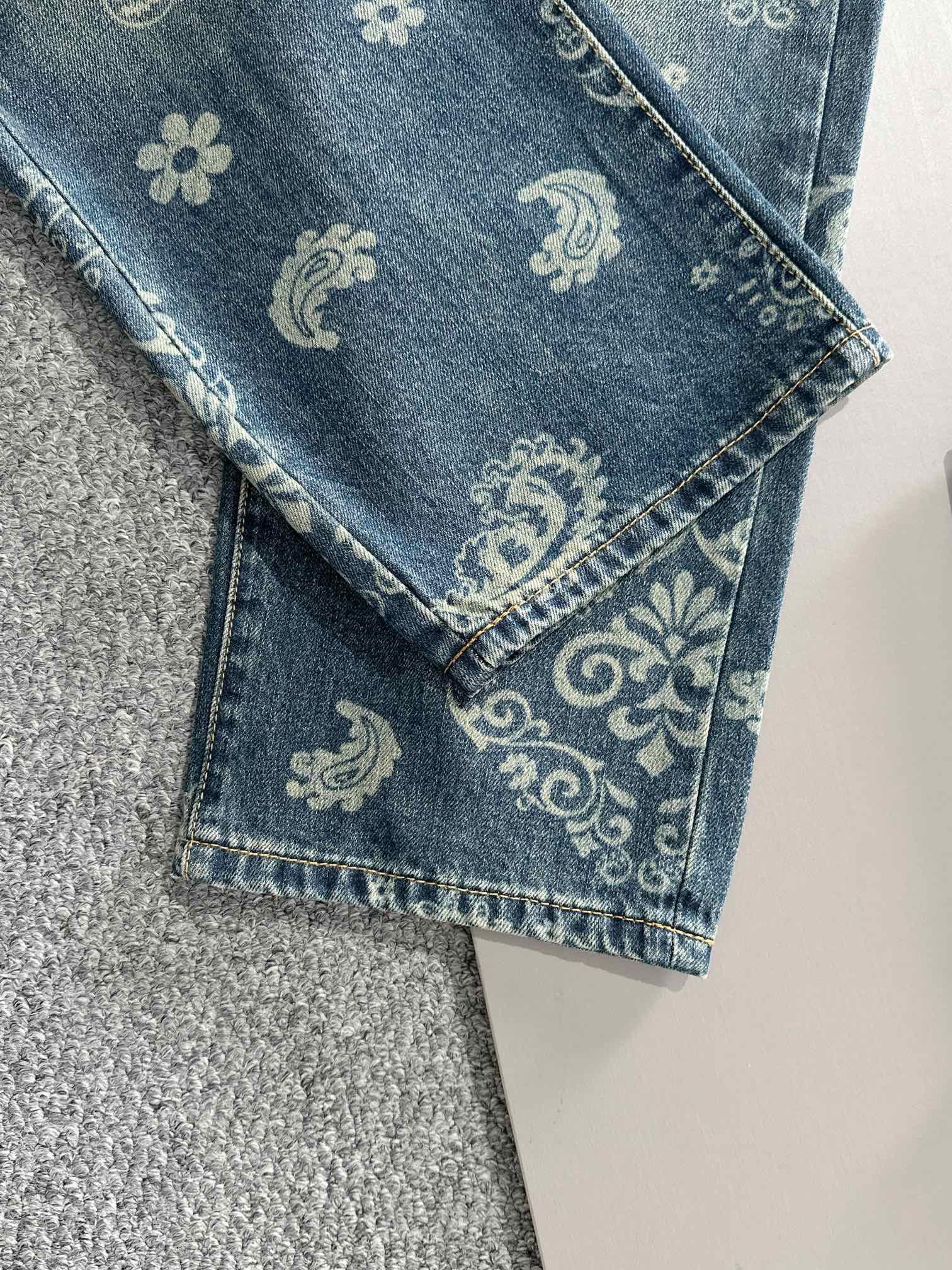 Chrome Hearts Straight-Leg Jeans, Classic Denim for All Seasons, Sizes 28-40 5 a1752668214412 5865