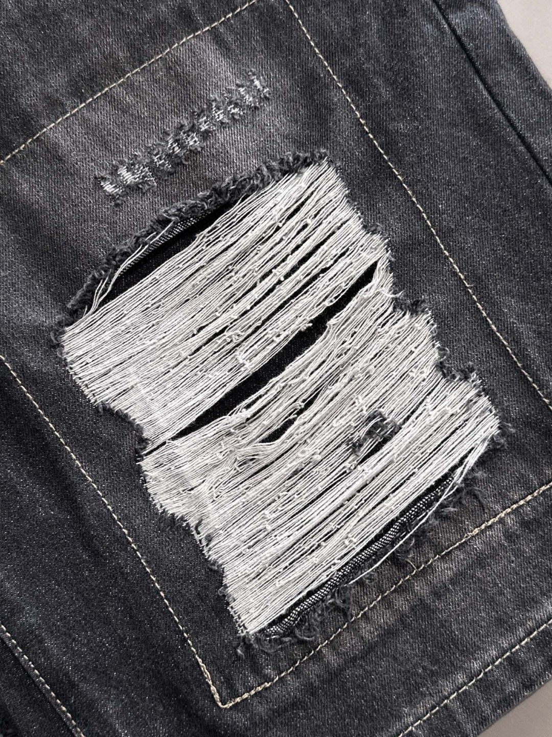 Balenciaga 巴黎世家2025夏季新品牛仔裤牛仔短裤 采用进口客供日本Denim平纹棉质牛仔面料梭织生产