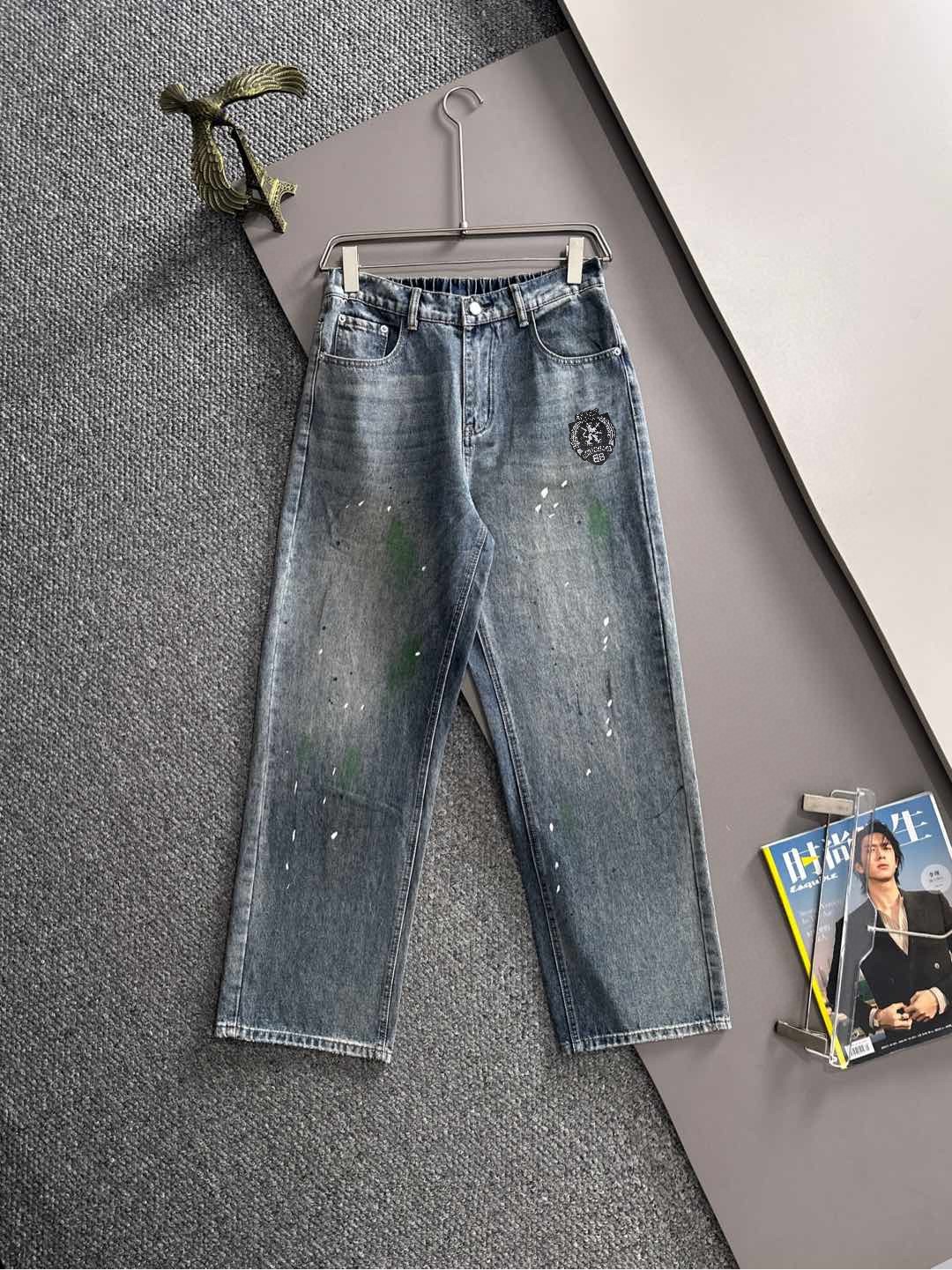 P180 París 2025 Otoño/Invierno pantalones vaqueros de corte holgado y recto, ¡la moda dentro de la moda! Muchos blogger…