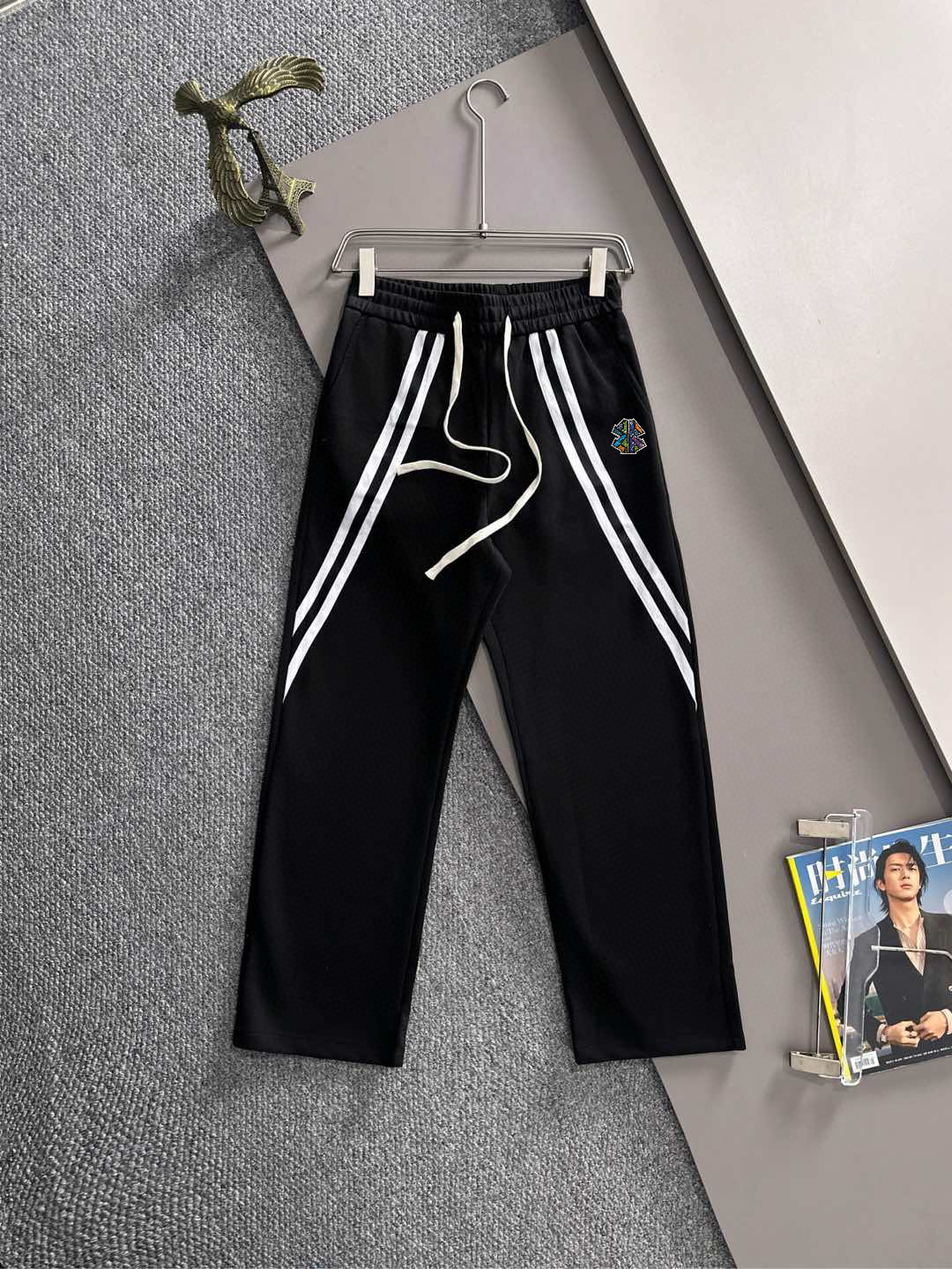 Balenciaga 巴黎2025秋冬新款休闲重工套装 高版出品 贸易公司渠道订单、外单客供进口定制面料 透气舒适度高