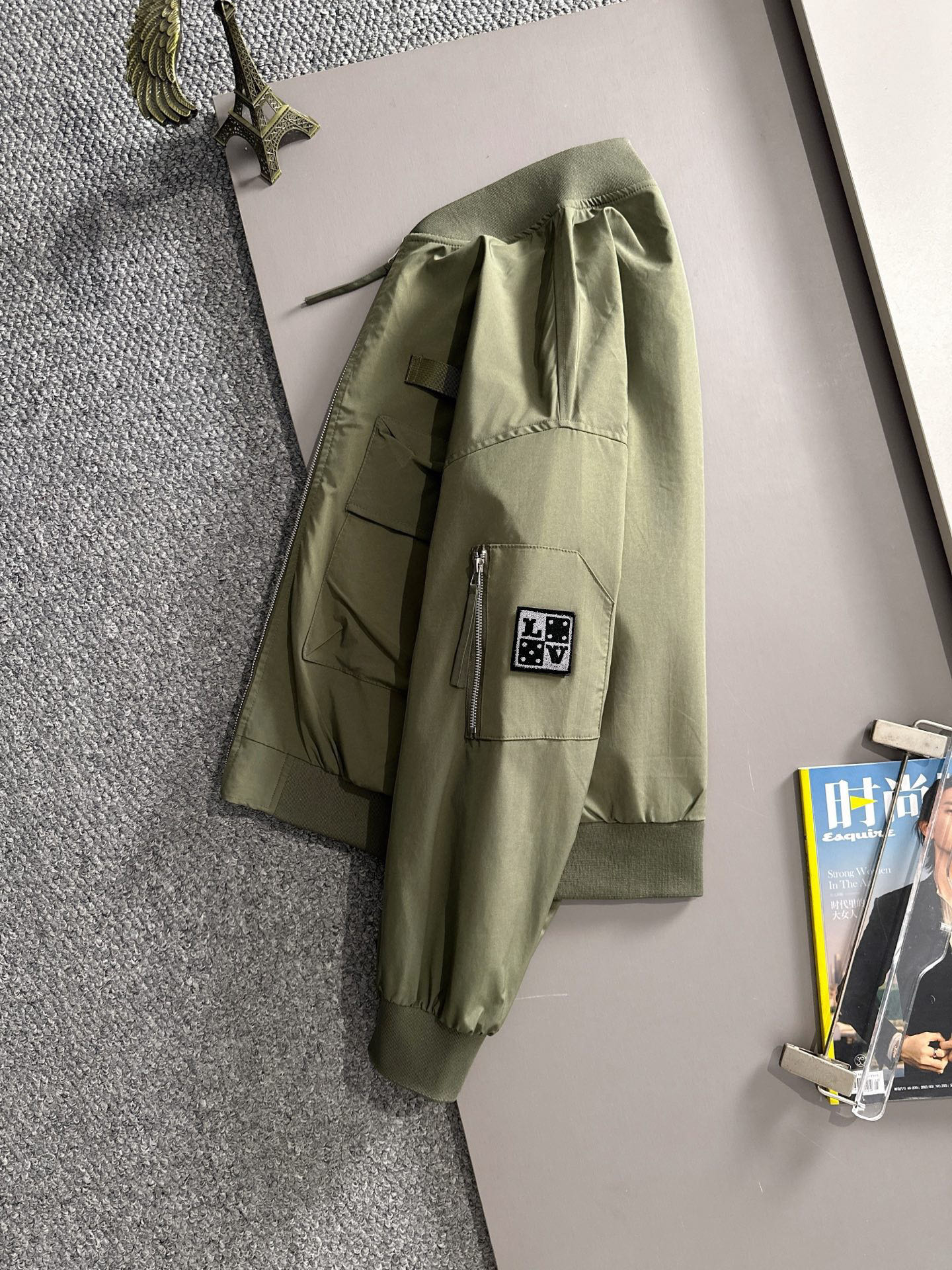 Louis Vuitton LV2026春季最新款拉链风衣冲锋衣夹克外套 三标齐全 定制定染尼龙面料 整体休闲又上档次