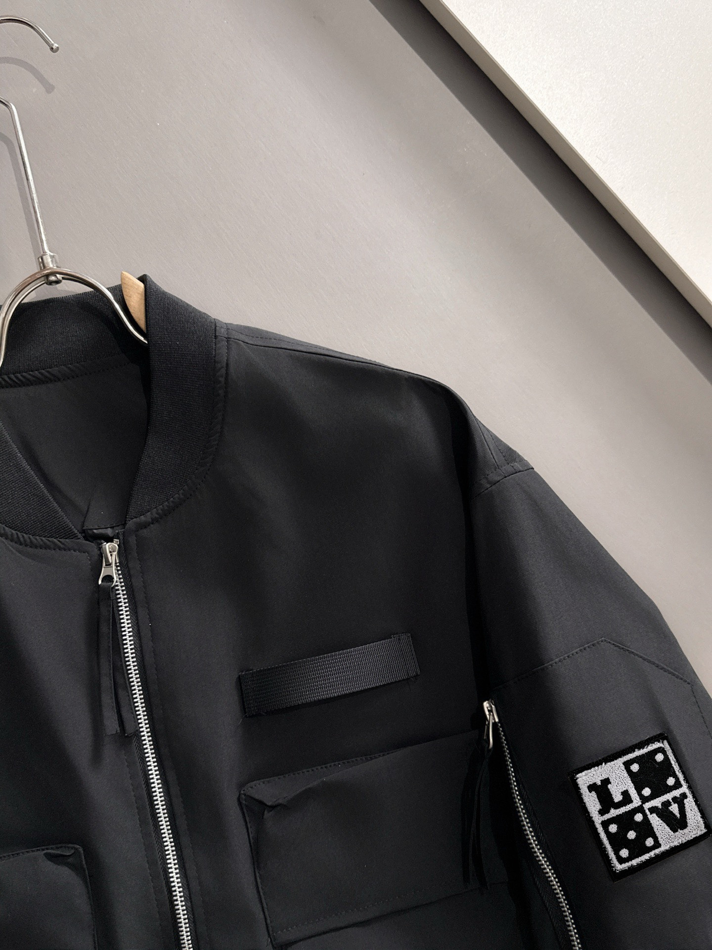 Louis Vuitton LV2026春季最新款拉链风衣冲锋衣夹克外套 三标齐全 定制定染尼龙面料 整体休闲又上档次