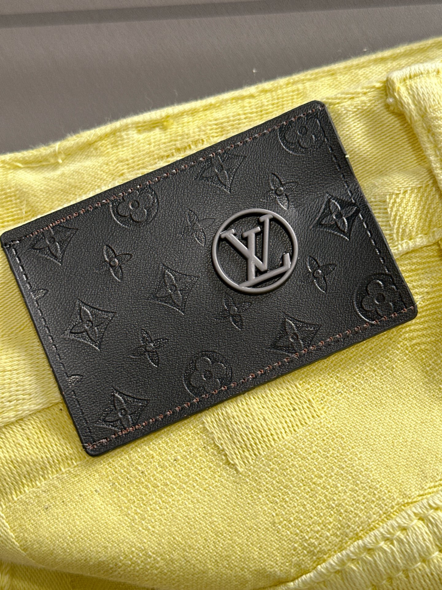 Louis Vuitton LV2026春夏新品牛仔裤牛仔短裤 采用进口客供日本Denim平纹棉质牛仔面料梭织生产