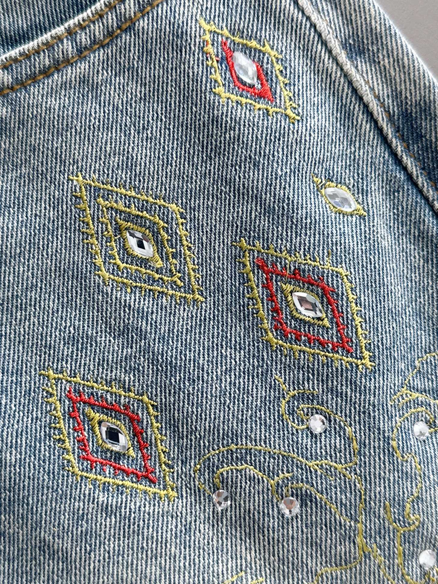 Dior 迪奥2026春夏新品牛仔裤牛仔短裤 采用进口客供日本Denim平纹棉质牛仔面料梭织生产