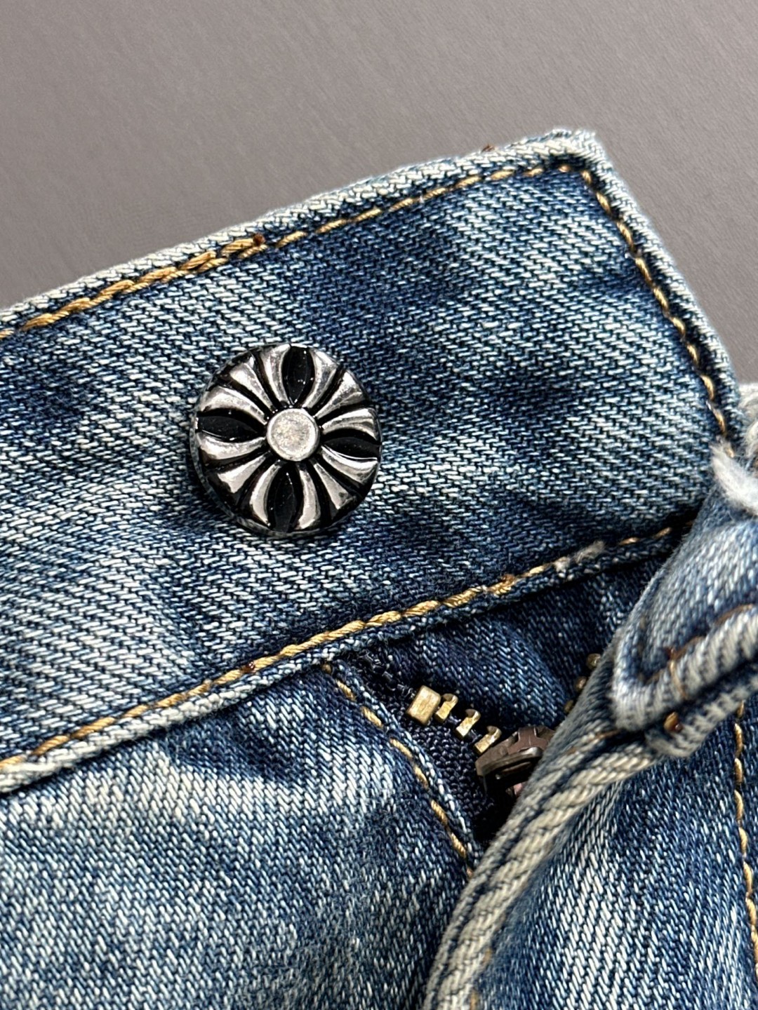 Chrome Hearts 克罗心2026春夏新品牛仔裤牛仔短裤 采用进口客供日本Denim平纹棉质牛仔面料梭织生产