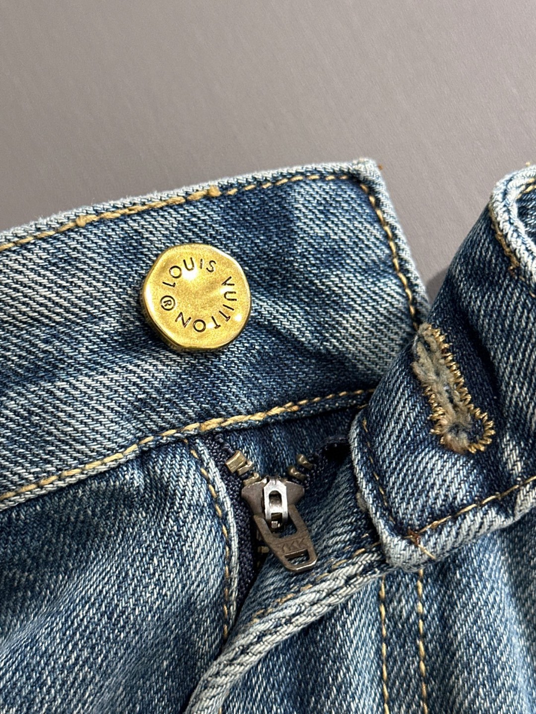 Louis Vuitton LV2026春夏新品牛仔裤牛仔短裤 采用进口客供日本Denim平纹棉质牛仔面料梭织生产