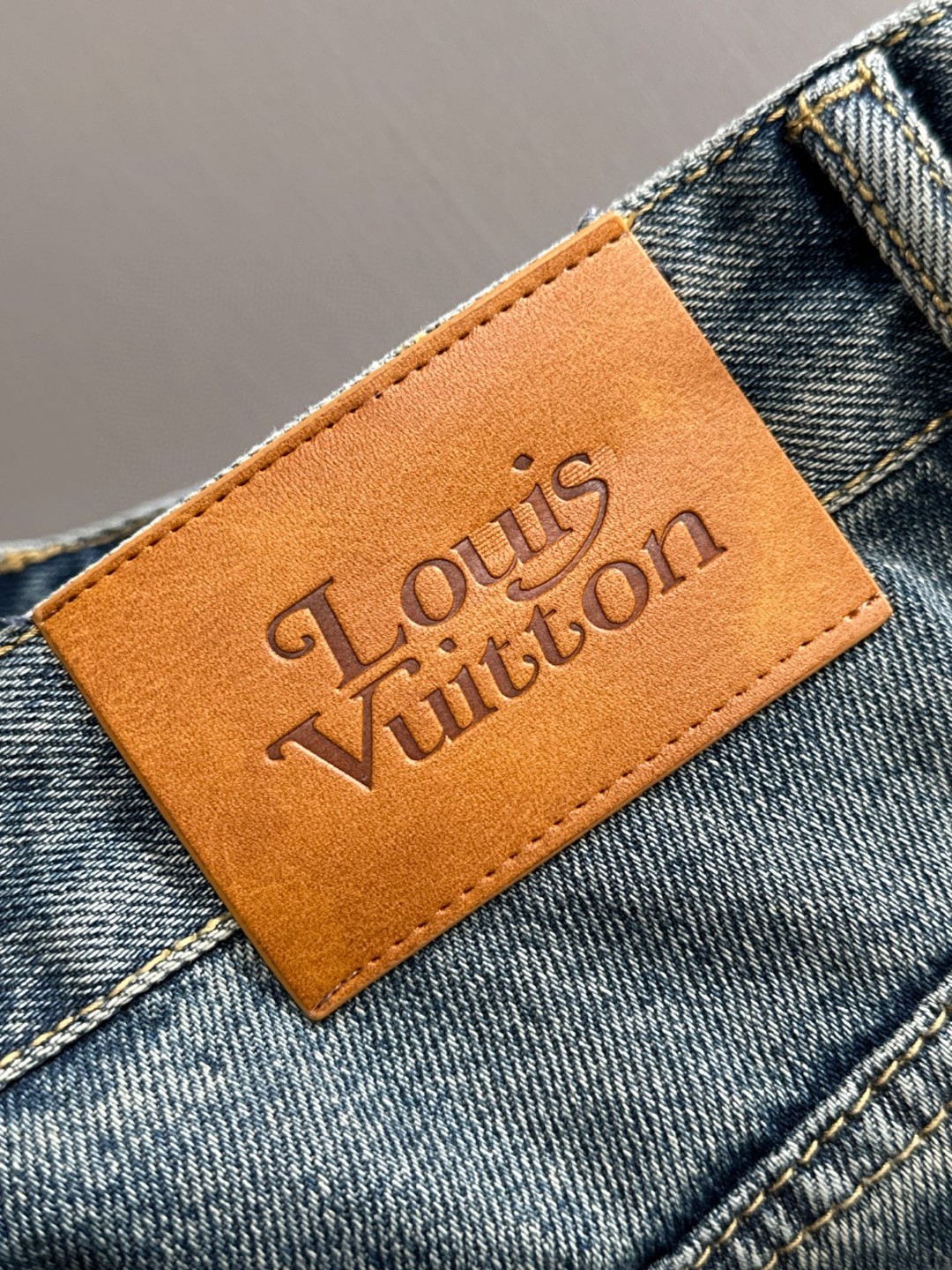 Louis Vuitton LV2026春夏新品牛仔裤牛仔短裤 采用进口客供日本Denim平纹棉质牛仔面料梭织生产