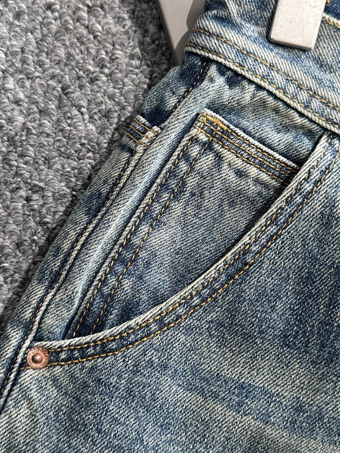 Fendi 芬迪2026春夏新品牛仔裤牛仔短裤 采用进口客供日本Denim平纹棉质牛仔面料梭织生产