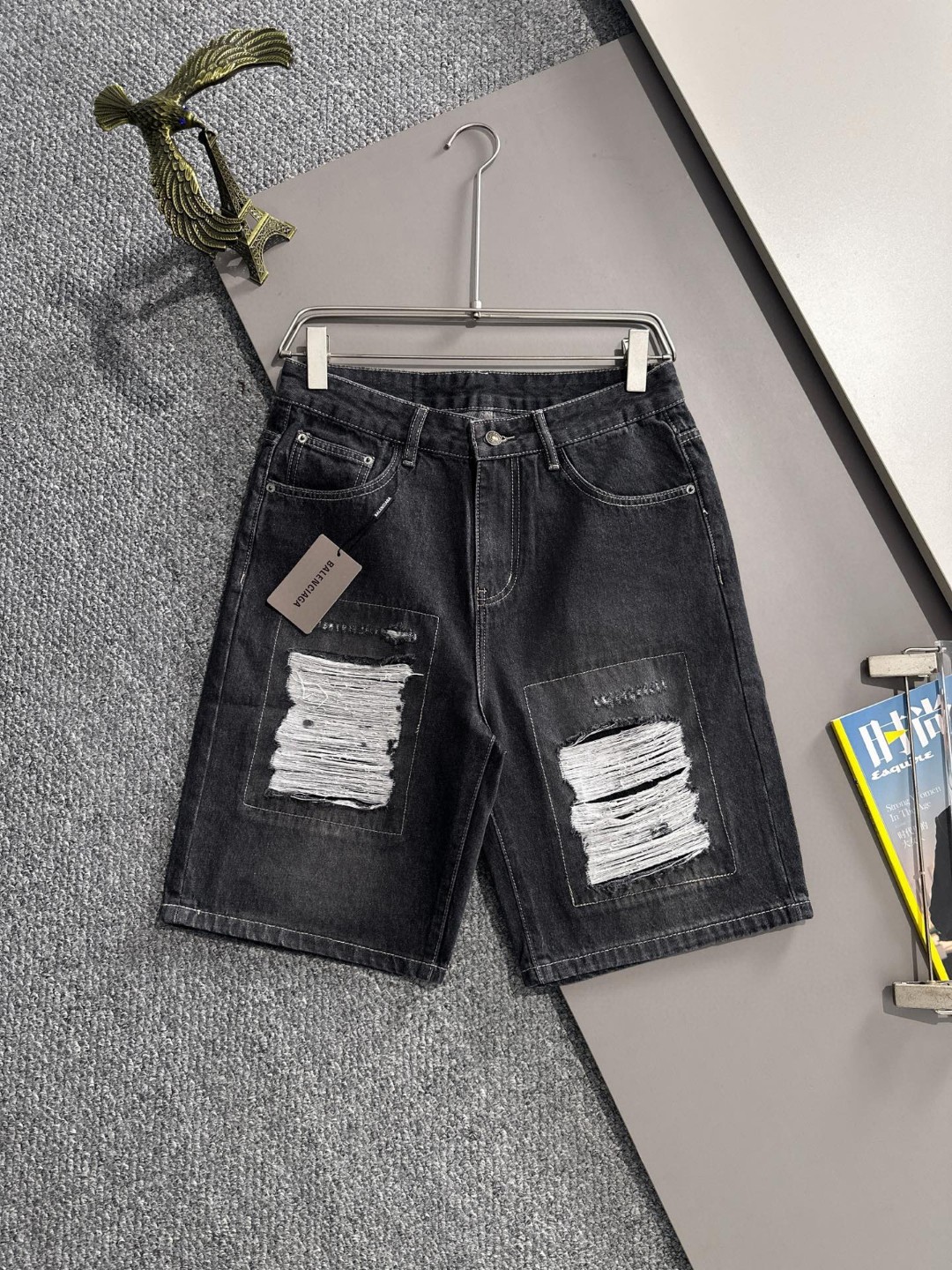 Balenciaga 巴黎2026春夏新品牛仔裤牛仔短裤 采用进口客供日本Denim平纹棉质牛仔面料梭织生产