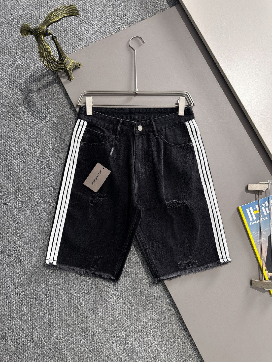 Balenciaga 巴黎2026春夏新品牛仔裤牛仔短裤 采用进口客供日本Denim平纹棉质牛仔面料梭织生产