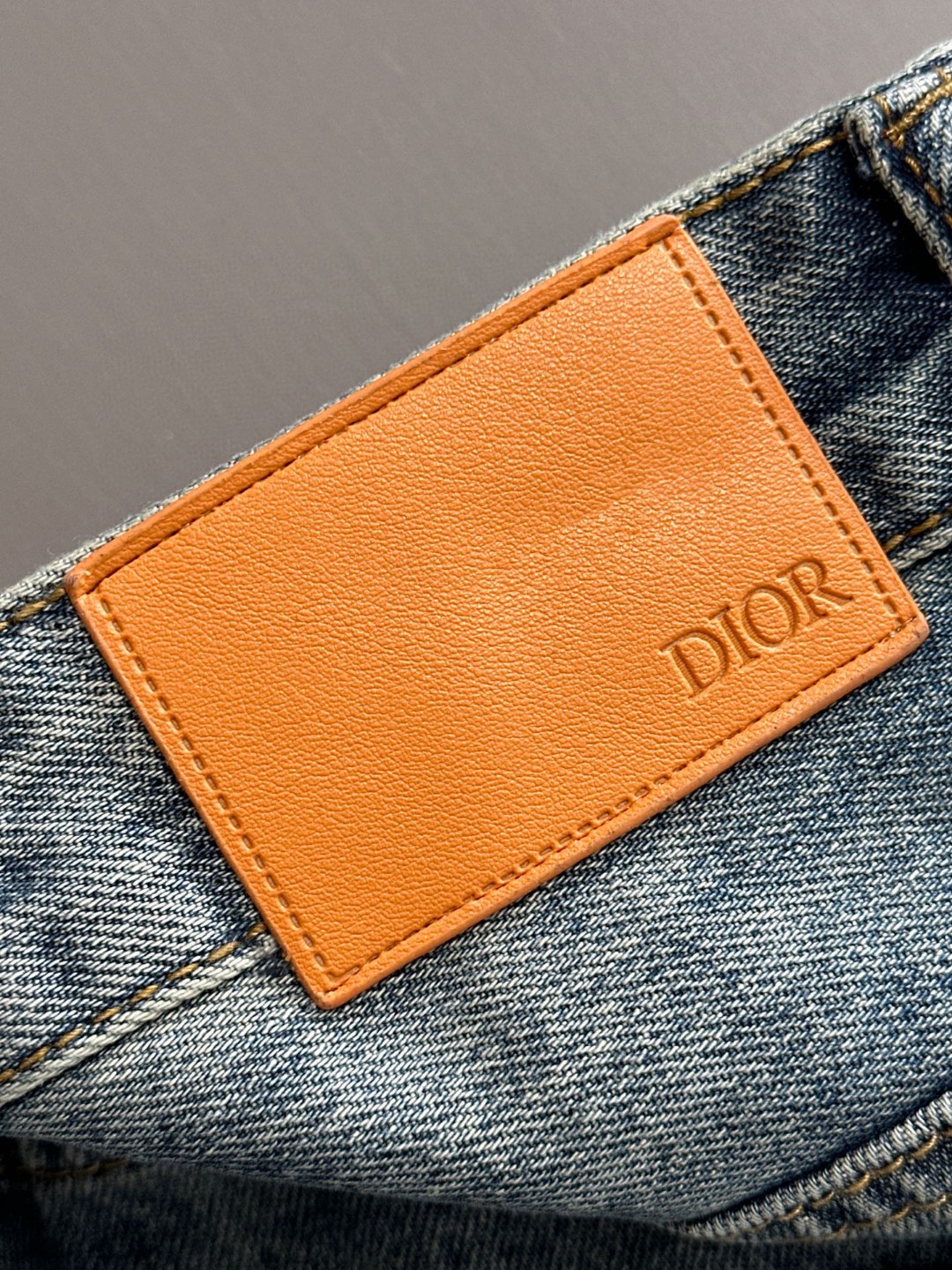 Dior 迪奥2026春夏新品牛仔裤牛仔短裤 采用进口客供日本Denim平纹棉质牛仔面料梭织生产