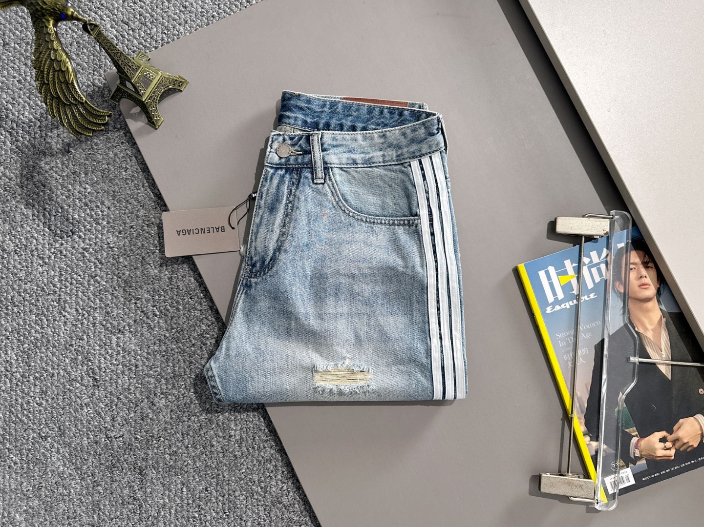 Balenciaga 巴黎2026春夏新品牛仔裤牛仔短裤 采用进口客供日本Denim平纹棉质牛仔面料梭织生产