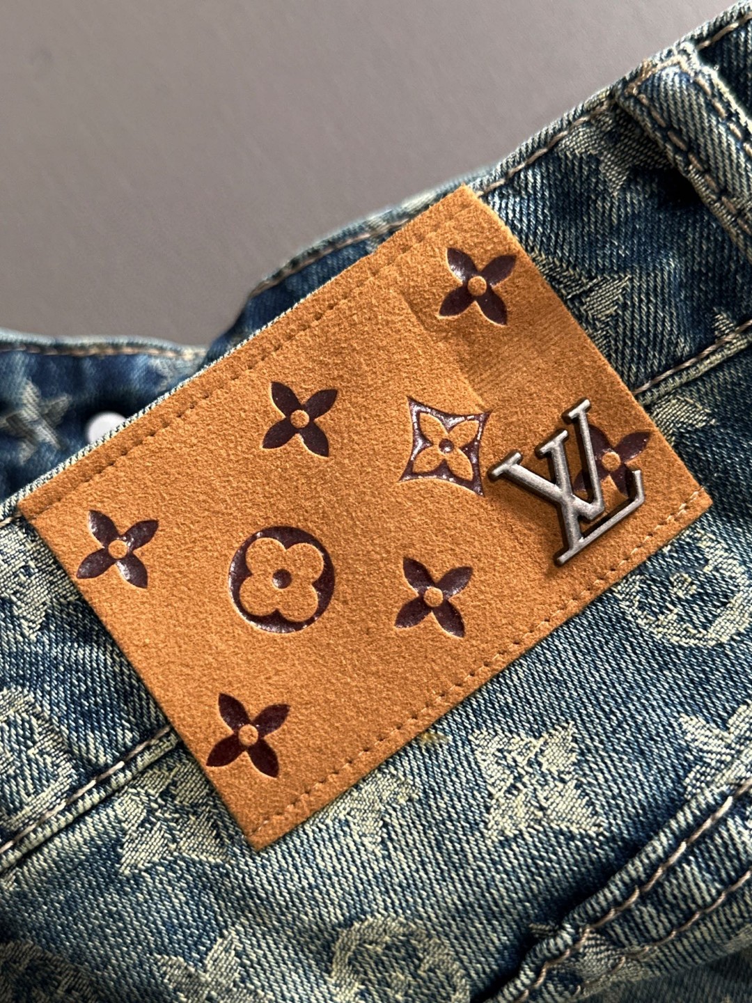 Louis Vuitton LV2026春夏新品牛仔裤牛仔短裤 采用进口客供日本Denim平纹棉质牛仔面料梭织生产