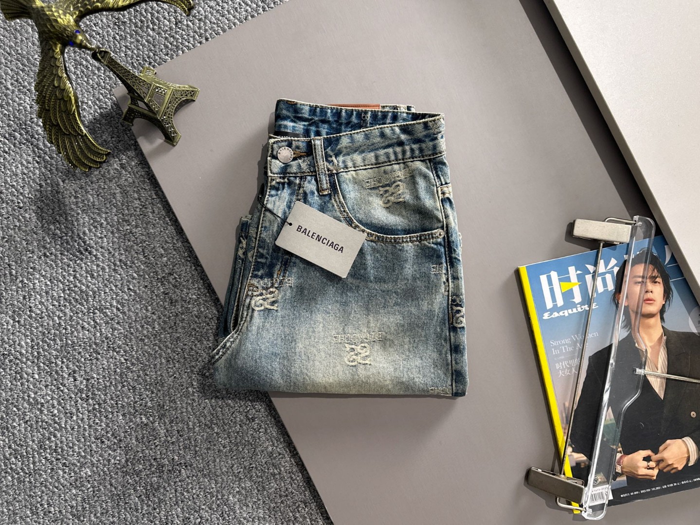 Balenciaga 巴黎2026春夏新品牛仔裤牛仔短裤 采用进口客供日本Denim平纹棉质牛仔面料梭织生产